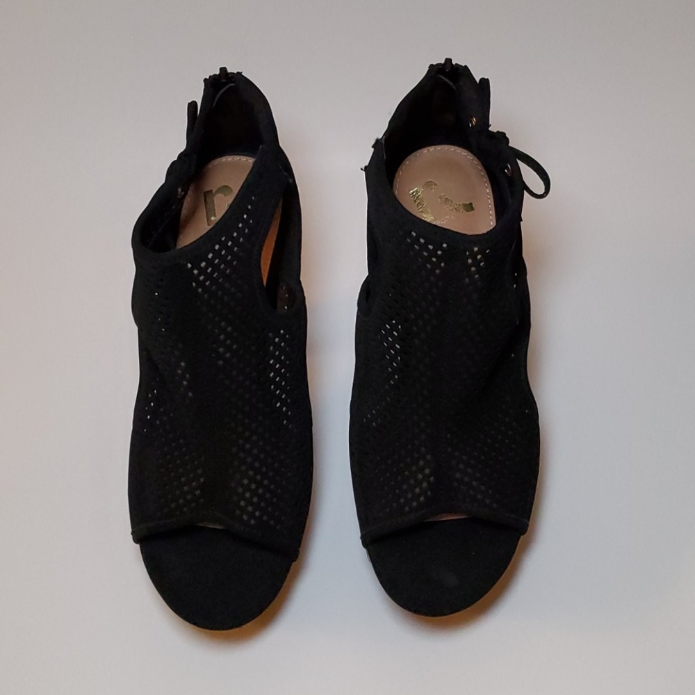 Report Women's Shoes